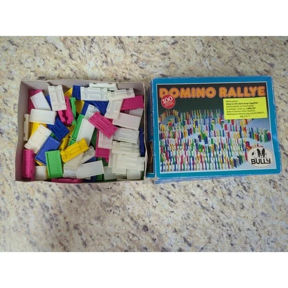Domino Rallye Bully West Germany 1982 Glow In Dark Snap Together 92 Pieces Rare - Picture 2 of 16